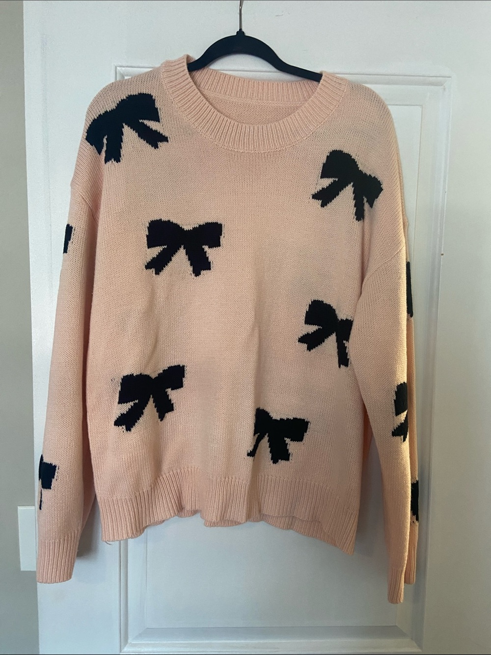 Women's Pink Bow Pattern Crewneck Sweater